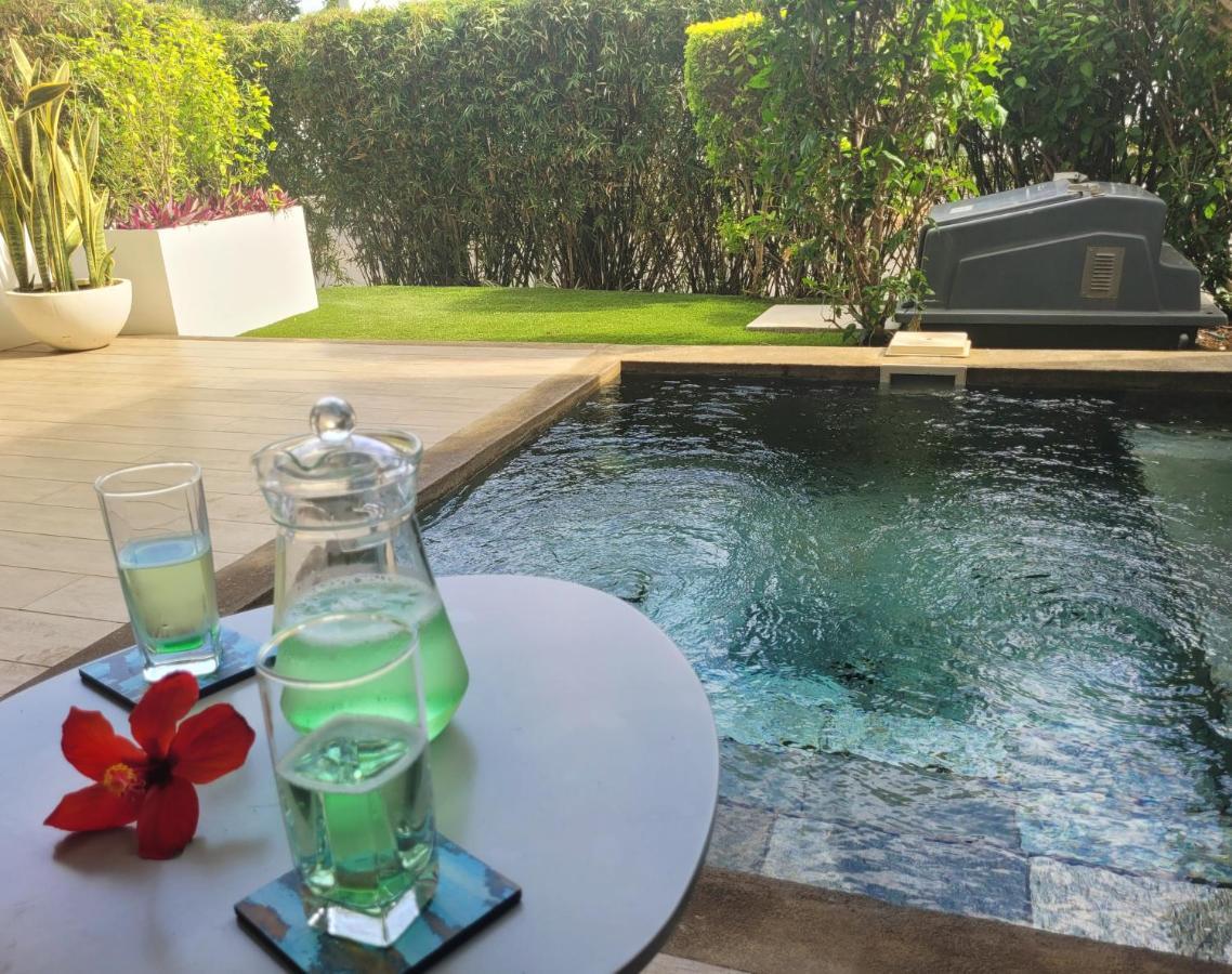 Latitude - With Private Plunge Pool Villa Rivière Noire Kültér fotó